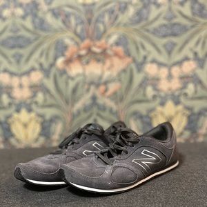 Women’s New Balance 555